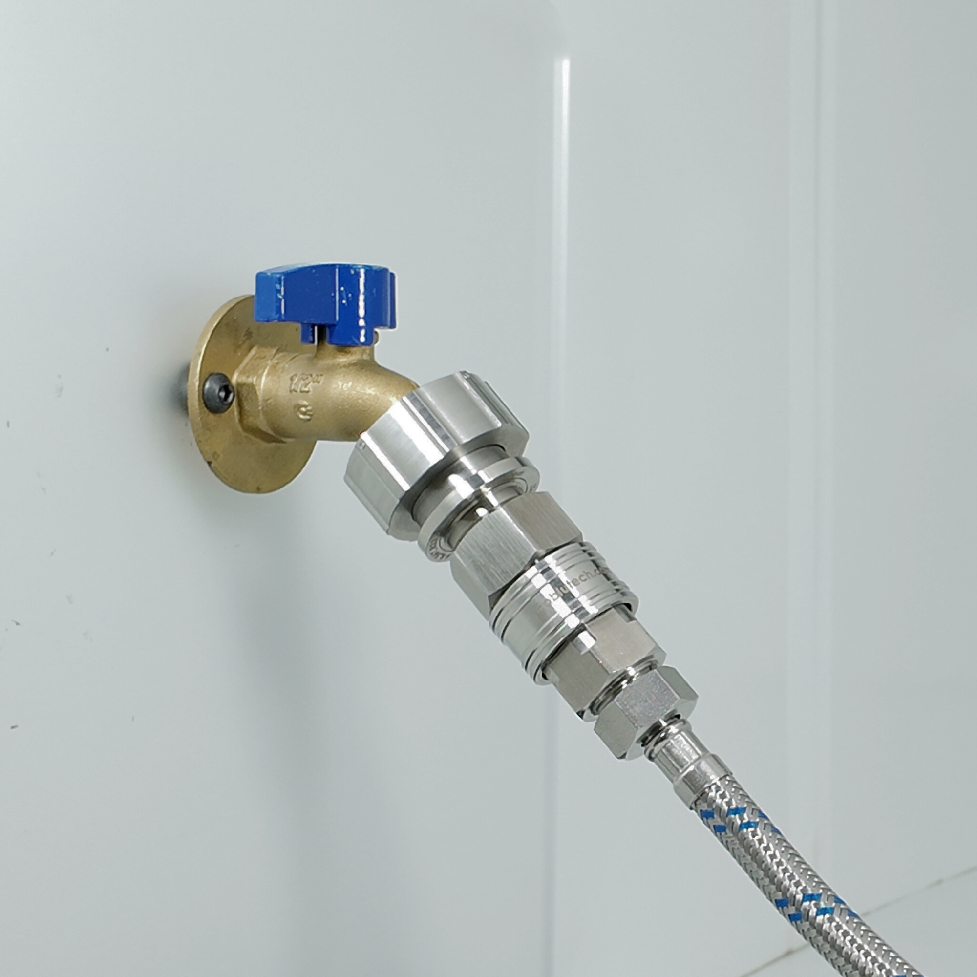 Hose Shark (Quarter Turn Quick Connect Adapter)